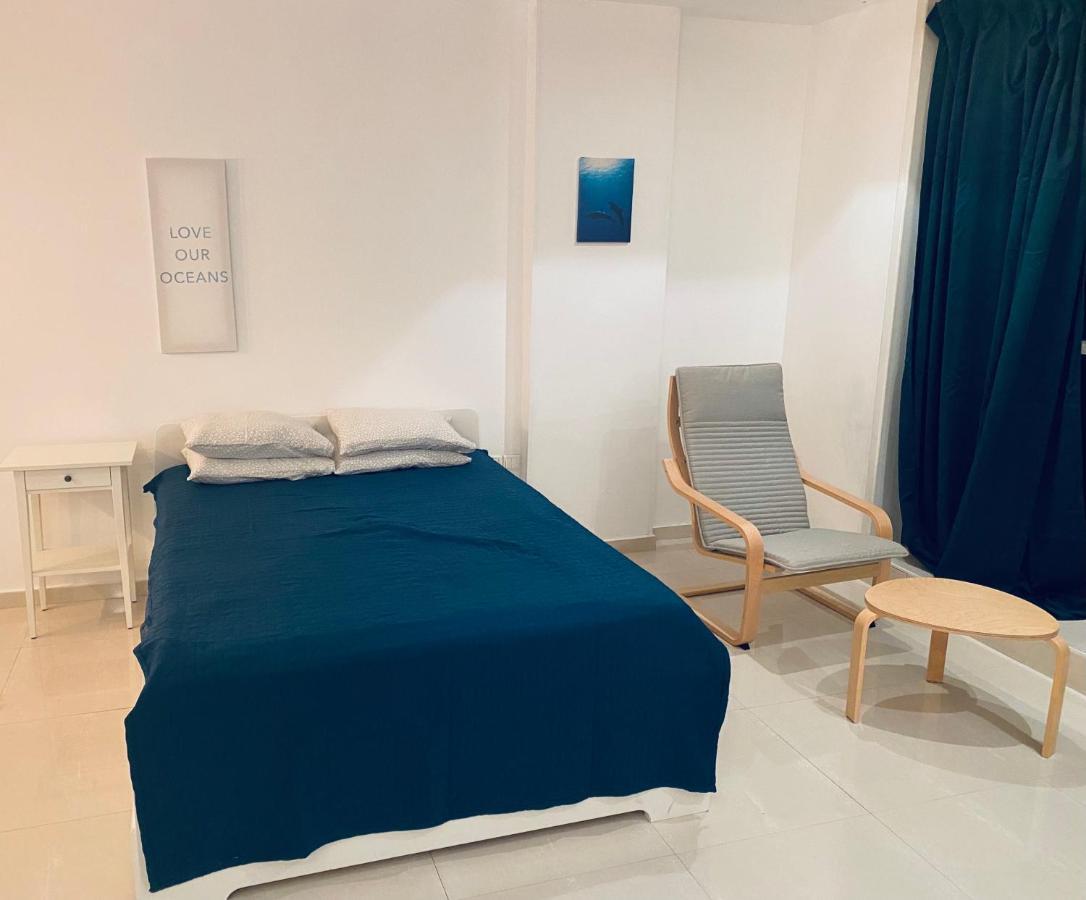 Appartamento Sunny Sea View Studio Herzelia Esterno foto