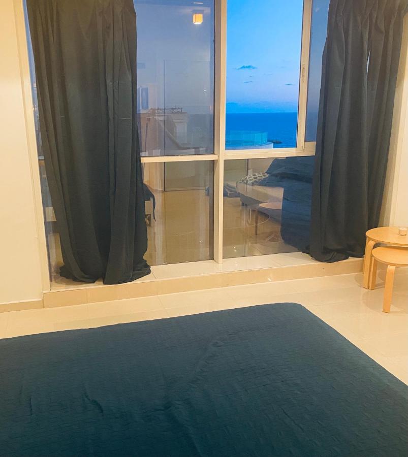 Appartamento Sunny Sea View Studio Herzelia Esterno foto