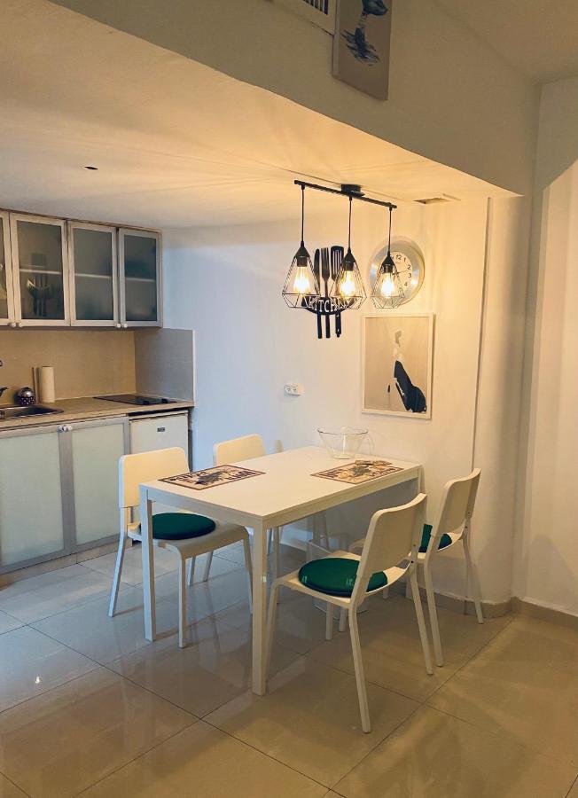 Appartamento Sunny Sea View Studio Herzelia Esterno foto