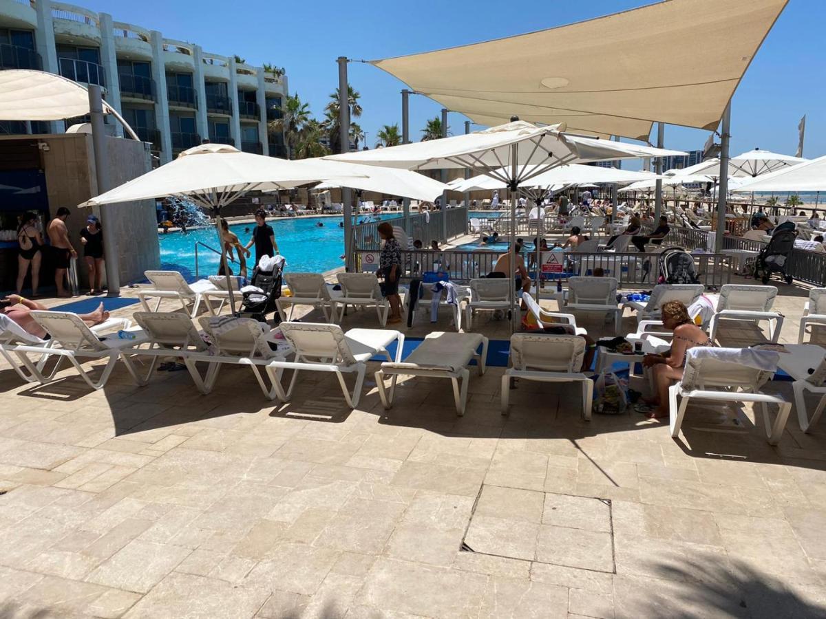 Appartamento Sunny Sea View Studio Herzelia Esterno foto