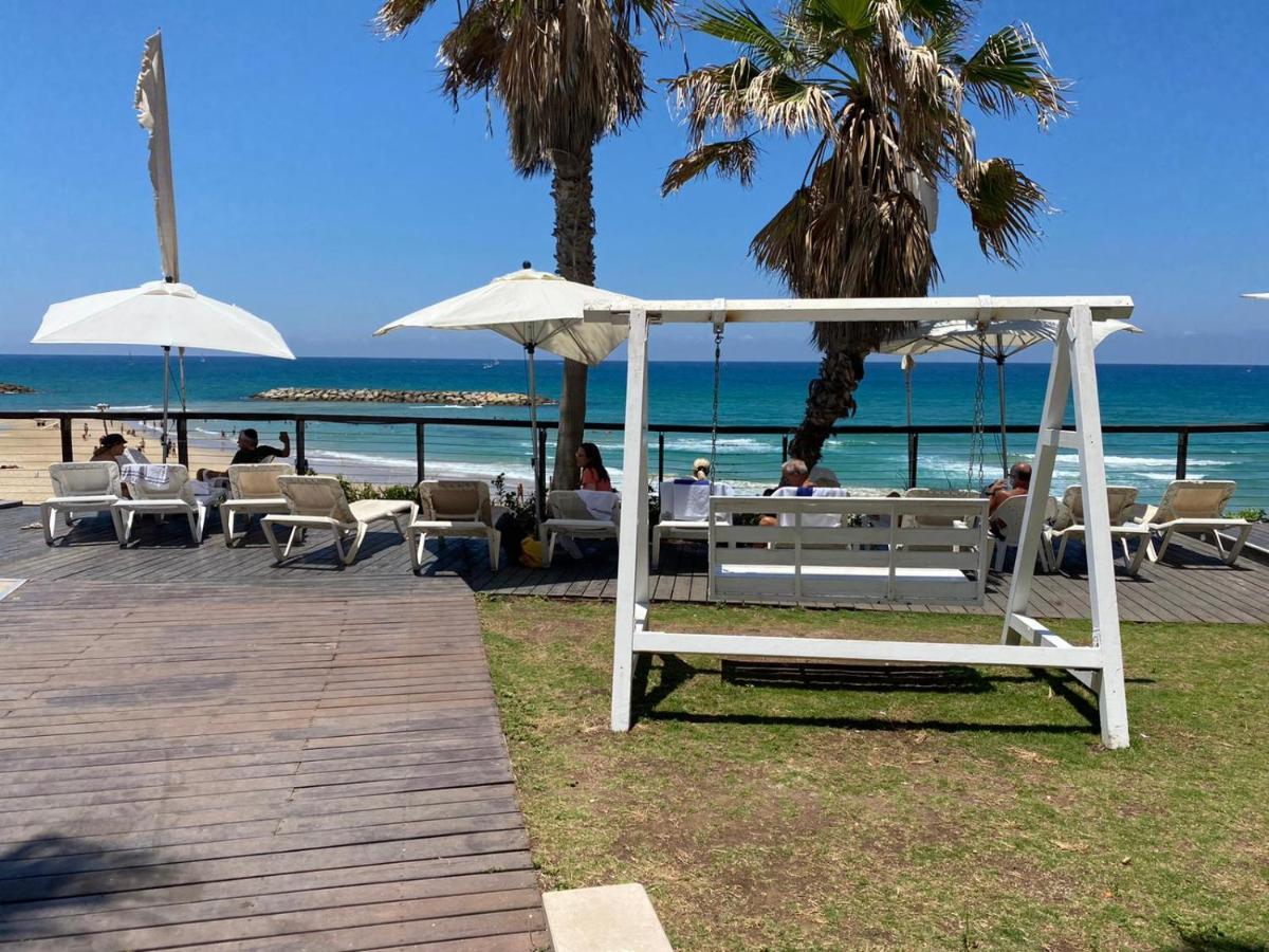 Appartamento Sunny Sea View Studio Herzelia Esterno foto