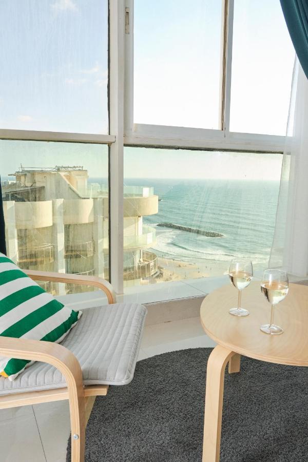 Appartamento Sunny Sea View Studio Herzelia Esterno foto