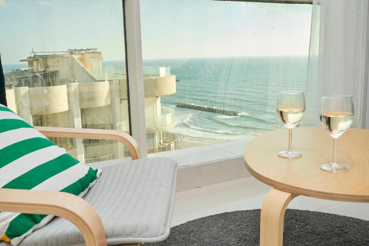 Appartamento Sunny Sea View Studio Herzelia Esterno foto