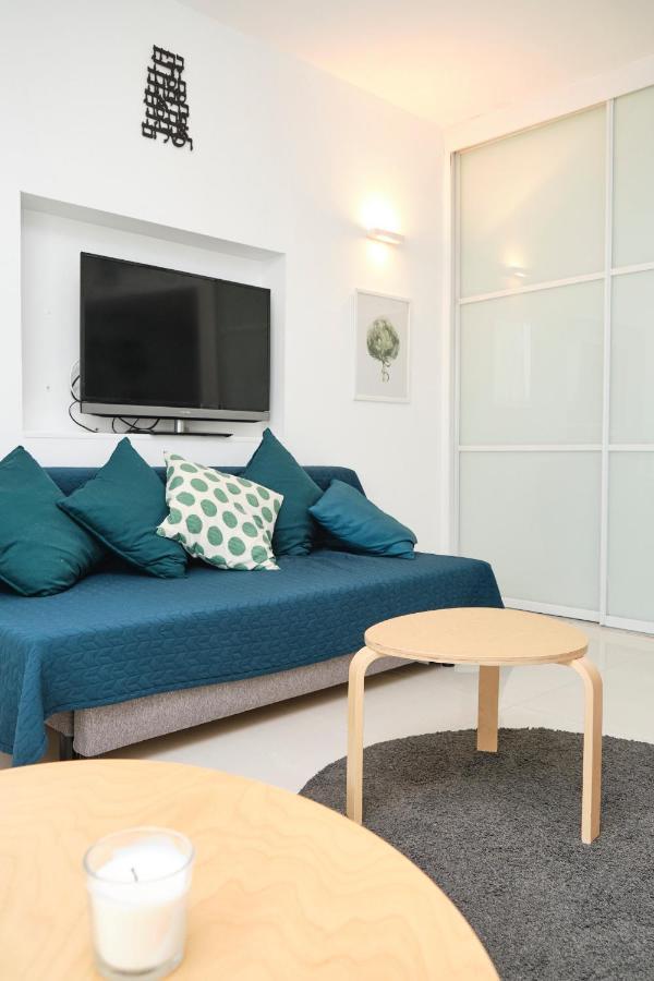 Appartamento Sunny Sea View Studio Herzelia Esterno foto