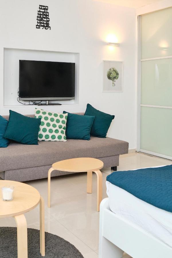 Appartamento Sunny Sea View Studio Herzelia Esterno foto