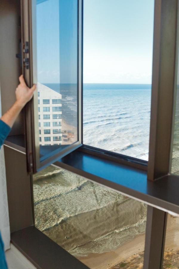 Appartamento Sunny Sea View Studio Herzelia Esterno foto