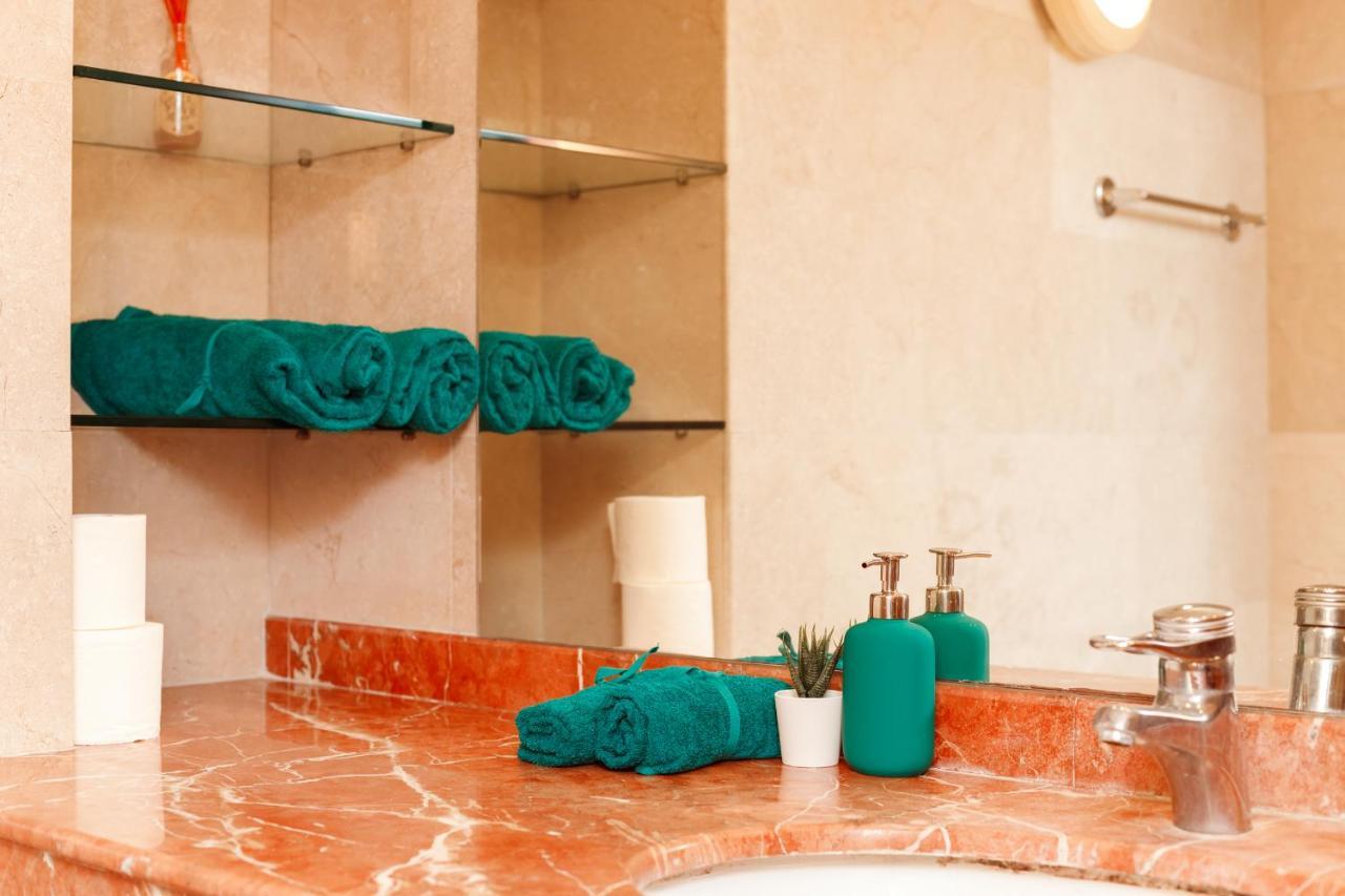 Appartamento Sunny Sea View Studio Herzelia Esterno foto