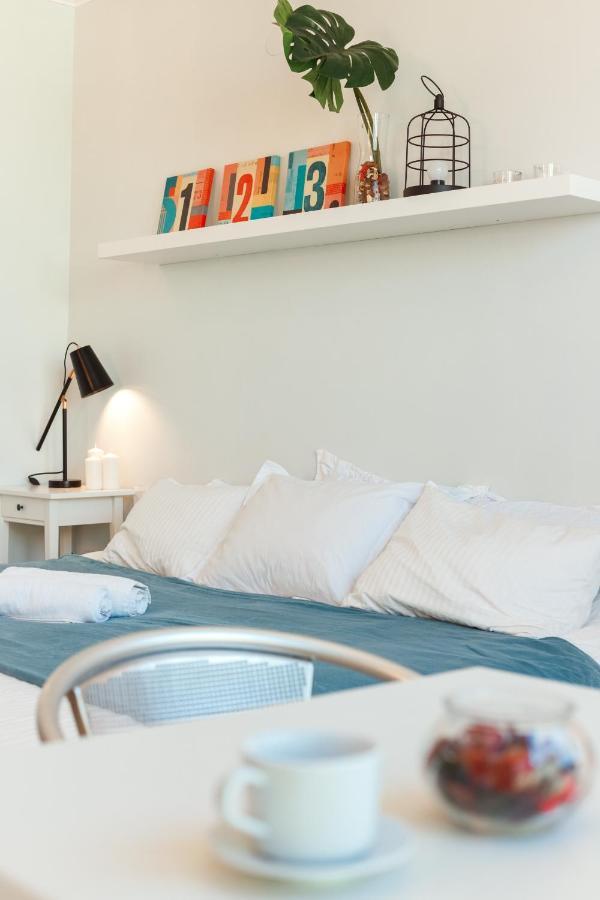 Appartamento Sunny Sea View Studio Herzelia Esterno foto